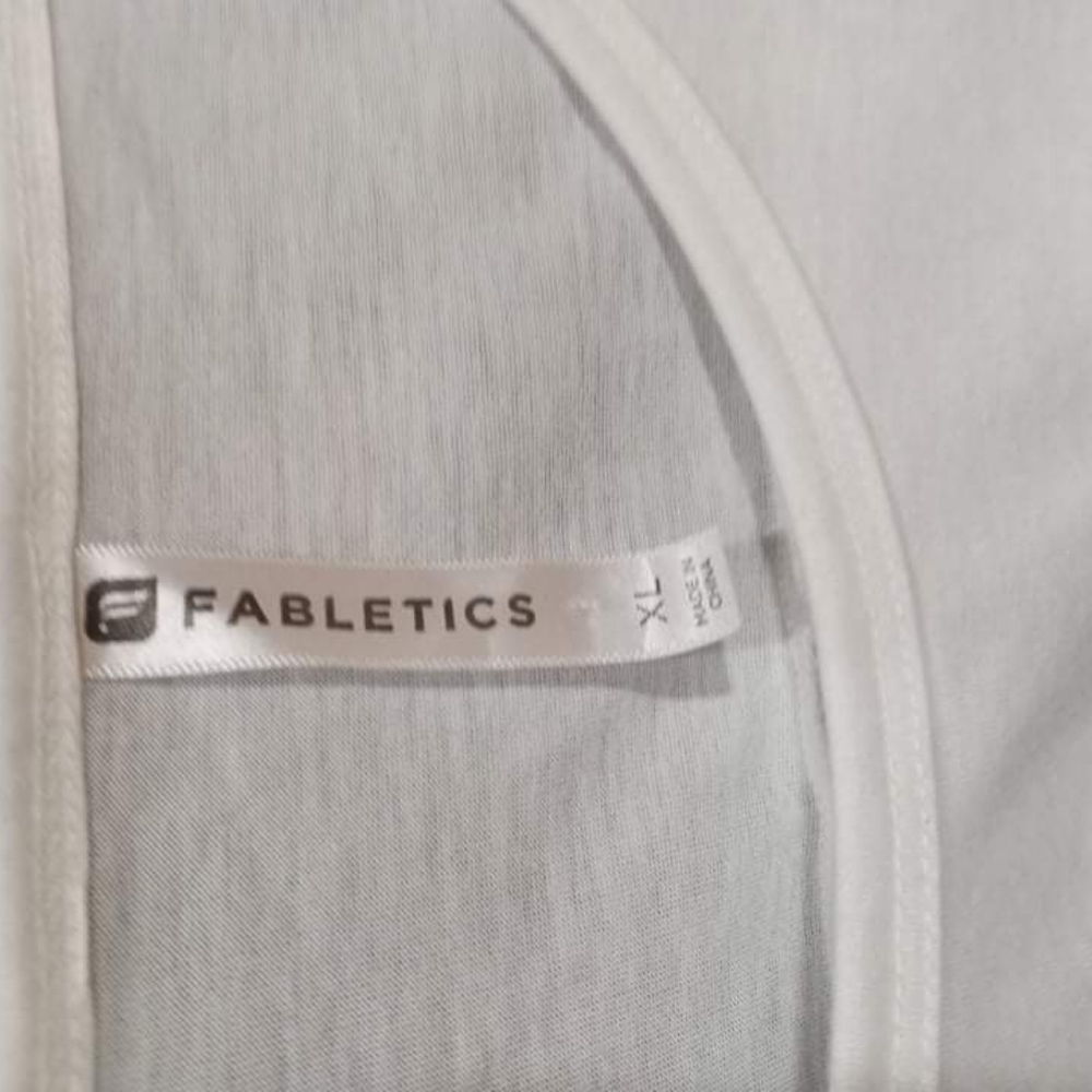 Fabletics White Top - Picture 6 of 6